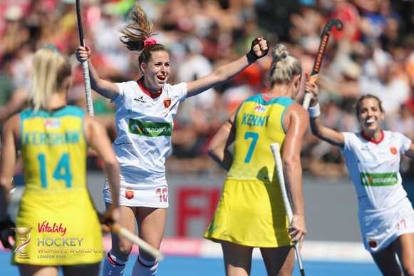 Spain celebrate a first-ever bronze: Pic credit: Getty Images/FIH